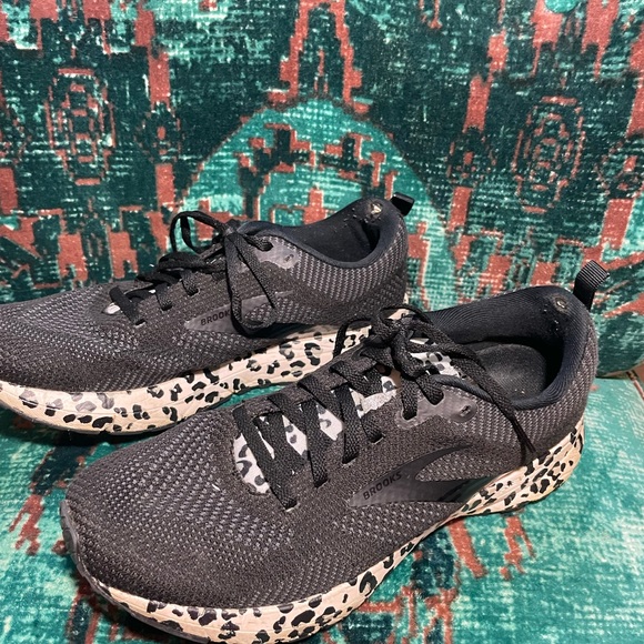 Brooks Revel 5 Animal Print & black Running Shoes Women’s Size 10 - Picture 3 of 8